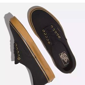 Black Vans with brown soles GUM AUTHENTIC 8M /9.5W